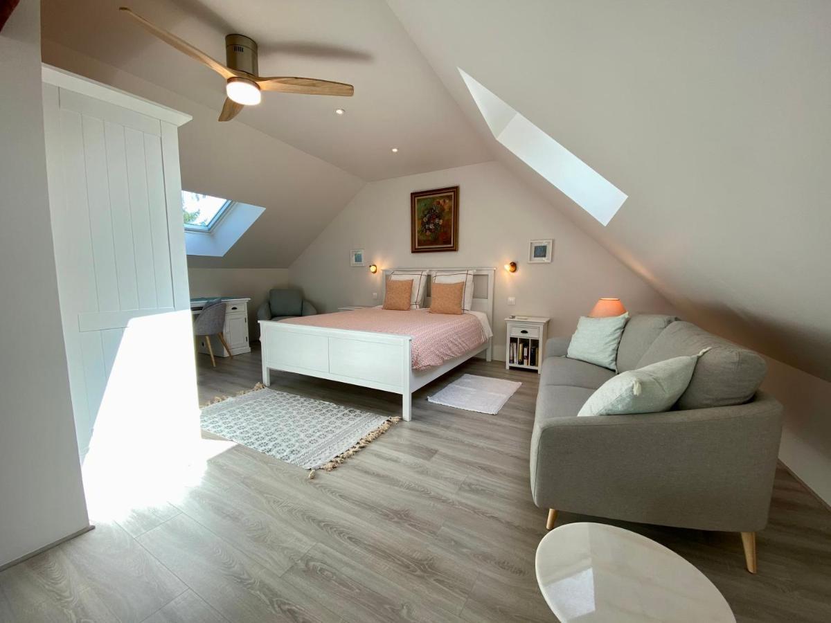 Sans Souci Bed And Breakfast Luxe Heated Pool And Restaurant Luzillé Екстериор снимка