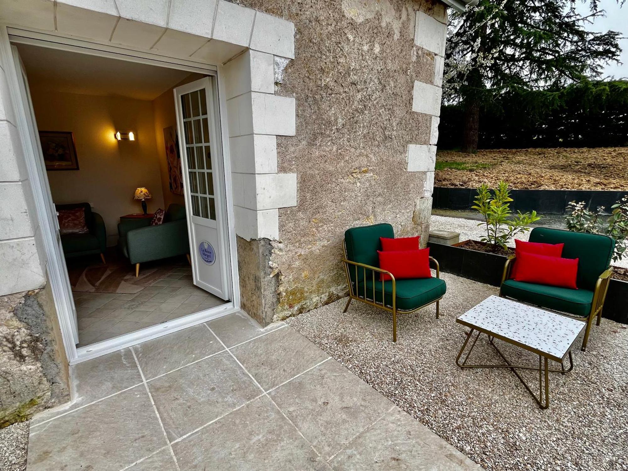 Sans Souci Bed And Breakfast Luxe Heated Pool And Restaurant Luzillé Екстериор снимка