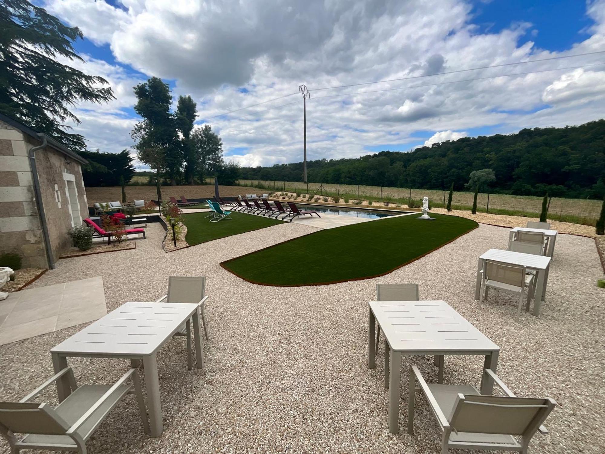 Sans Souci Bed And Breakfast Luxe Heated Pool And Restaurant Luzillé Екстериор снимка