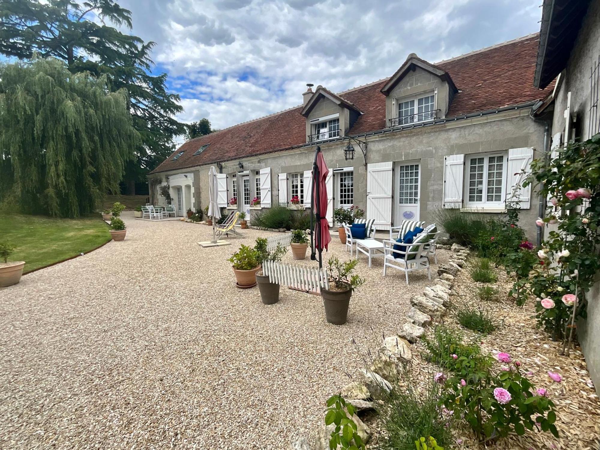 Sans Souci Bed And Breakfast Luxe Heated Pool And Restaurant Luzillé Екстериор снимка